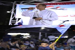 في مخيم الإعتصام المفتوح بالمكلا.. الدكتور الشاطري يروي أهم محطات نضال القضية ويثني على القوات المسلحة الجنوبية