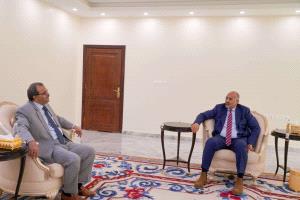 اللواء الزُبيدي يؤكد لمحافظ البيضاء استعداد الجنوب لدعم معركة استعادة المحافظة ومواجهة الحوثيين