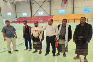 الأحمدي وسنان وموسى يزورون صالة الفقيد عادل الأعسم للألعاب الرياضية ويشيدون بدعم الراعي المحافظ بن الوزير