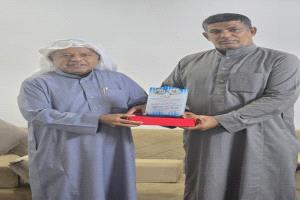 لجنة الحكام بشبوة تكرم الشيخ ناصر باحله تقديراً لدعمه المتواصل للحركة الرياضية والشبابية