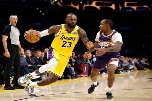 دوري كرة السلة الأمريكي: فينيكس صنز يفوز على لوس أنجلوس ليكرز