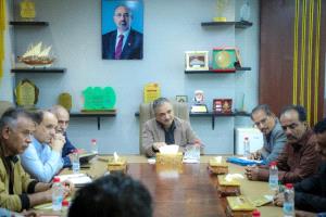 محافظ العاصمة عدن يشدد على تكثيف الرقابة الميدانية وضبط الأسعار وتنظيم آليات توزيع الغاز