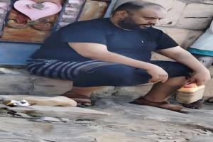 أمن عدن يتسلم المتهم في جريمة خور مكسر عقب تنسيق أمني مشترك مع شرطة تعز