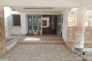 قاضي ميفعة يوجه رسالة للقائد الصبيحي يدعوه فيها بتوفير حراسات أمنية لحماية الجلسات القضائية