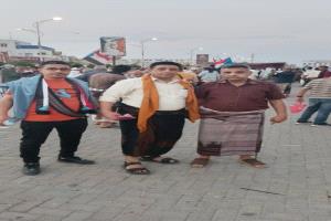 مدير مؤسسة اللحوم والمسالخ بالعاصمة عدن يشارك في الاعتصام المفتوح بساحة العروض