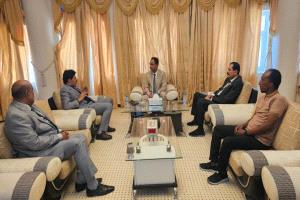 باعوم يلتقي مدير شركة النفط فرع وادي حضرموت