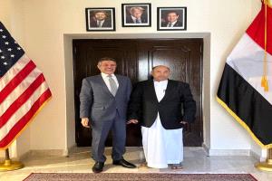 محافظ حضرموت يستعرض مع السفير الأمريكي تطورات المشهد الوطني وسبل ترسيخ دعائم الأمن