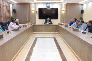 الوزير السقطري يناقش مع قيادة وكوادر جامعة لحج وكلية ناصر للعلوم الزراعية سُبل تطوير الجانب العلمي الزراعي