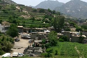 مليشيا الحوثي تفرض حظرًا كاملًا على طريق رئيسية في تعز