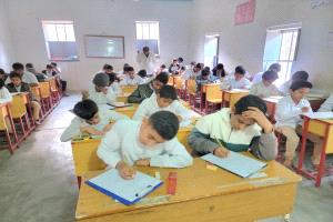 إدارة مدرسة المجد بلنف تدشن الامتحانات النصفيه للفصل الدراسي الأول