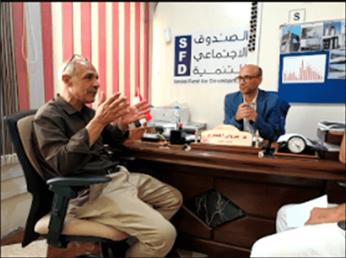 مدير عام حيفان يبحث تعزيز الأمن الغذائي مع الصندوق الاجتماعي للتنمية بتعز