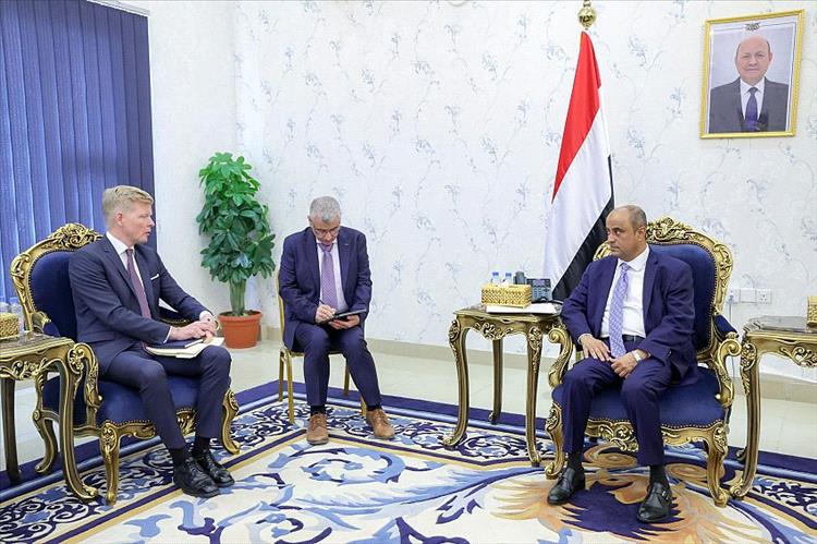 رئيس الوزراء يستقبل في العاصمة المؤقتة عدن المبعوث الاممي الى اليمن