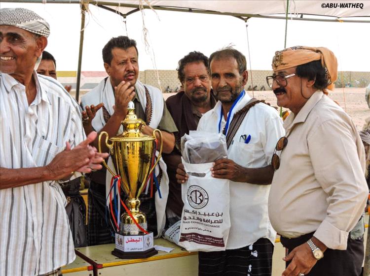 نجوم الزمن الجميل يكرّمون الإعلاميين محمد باكركر وأحمد يسر في ختام الدوري التنشيطي لملتقى جول الريدة