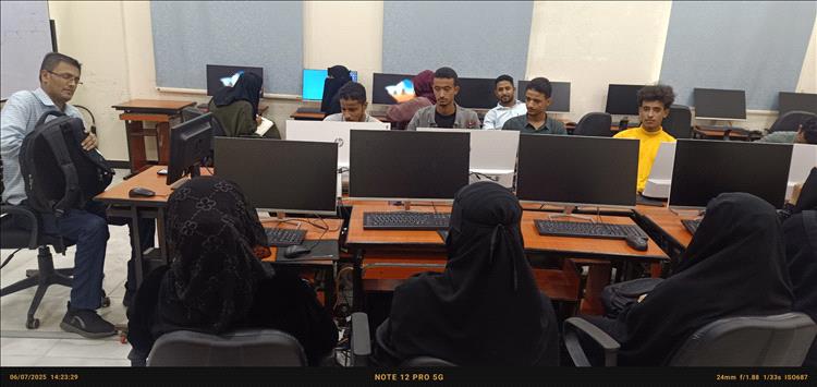 وزارة التعليم العالي تدشن دورة تدريبية لموظفيها في مجال المهارات الحاسوبية بعدن