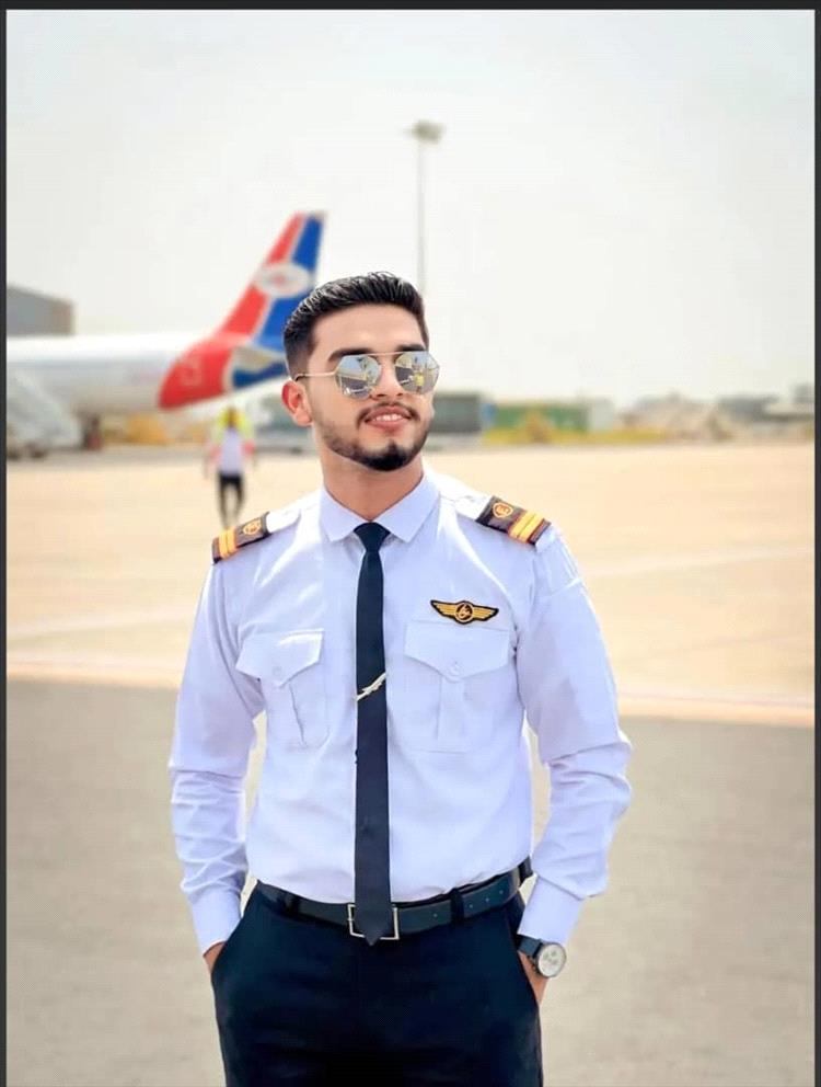 أنور.. شاب عدني يتحدى الواقع ويجمع بين هندسة الطيران والفنون الإبداعية
