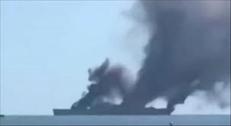 أول تعليق أمريكي بشأن الهجوم الحوثي على سفينة في البحر الأحمر