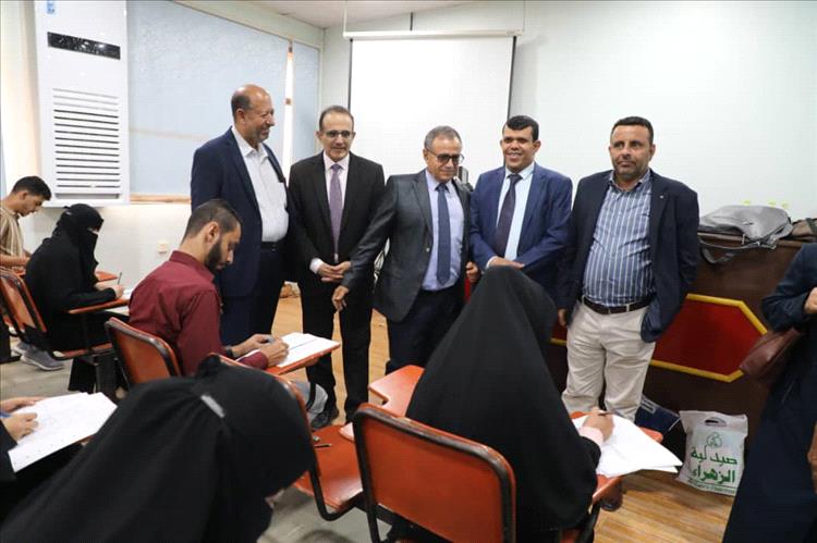 وزير الصحة يدشن امتحانات الكفاءة المهنية للكوادر الصحية في المراكز الامتحانية بالداخل والخارج