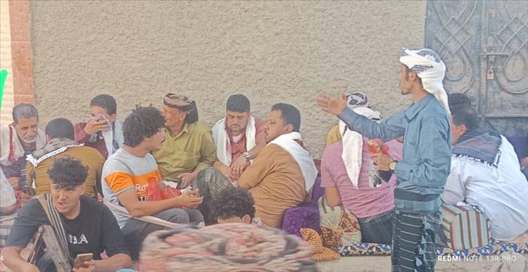 شخصيات بقيادة ابو مشعل تحتكم للقائد العسكري العميد الاحمدي في قضية الاعتداء وإعلان تسامح وصلح
