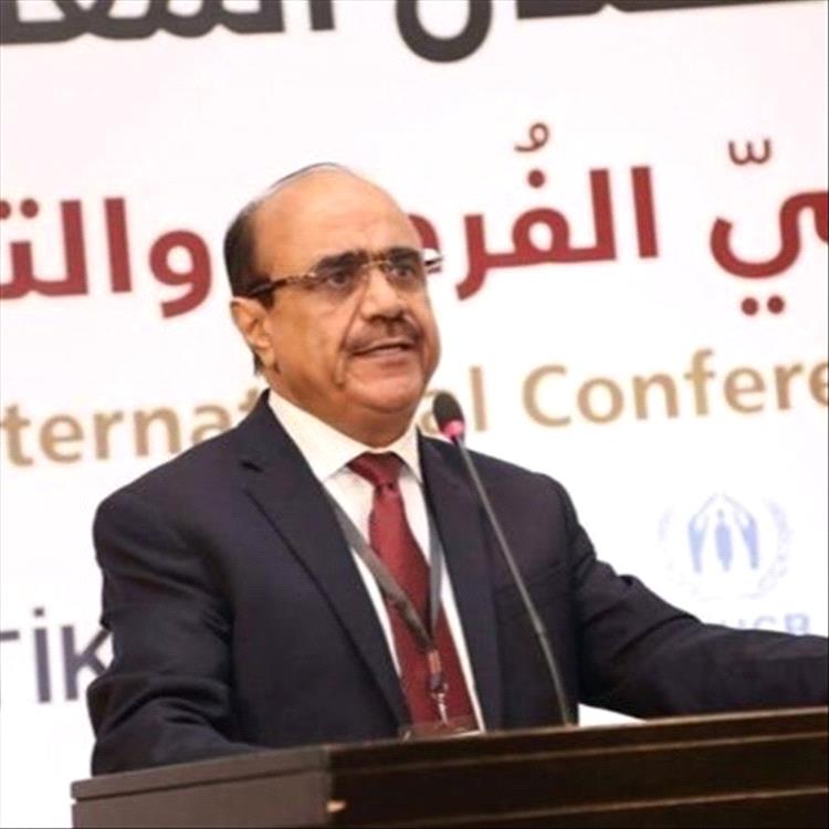وزير الإعلام  السابق علي العمراني: الزايدي وهشام شرف قاما بأدوار سيئة.. والتحالف فشل في دعم الشرعية