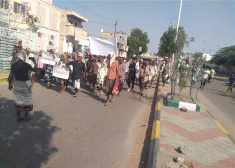 احتجاجات غاضبة في زنجبار رفضًا للمعاناة اليومية والتدهور المعيشي
