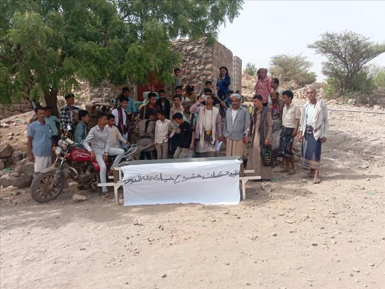 أبناء عزلة العفيرة بتعز يطالبون بوقف العبث في مشروع شبكة المياه