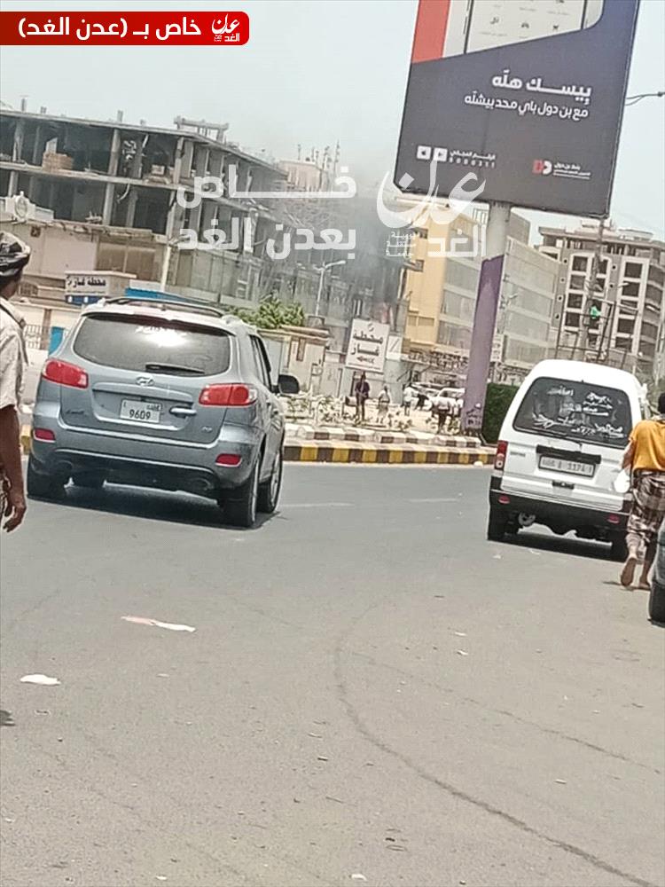 اندلاع حريق في سوق الحجاز مول بعدن