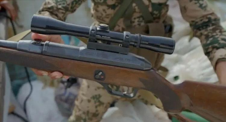 البحرية تحبط تهريب شحنة أسلحة في البحر الأحمر