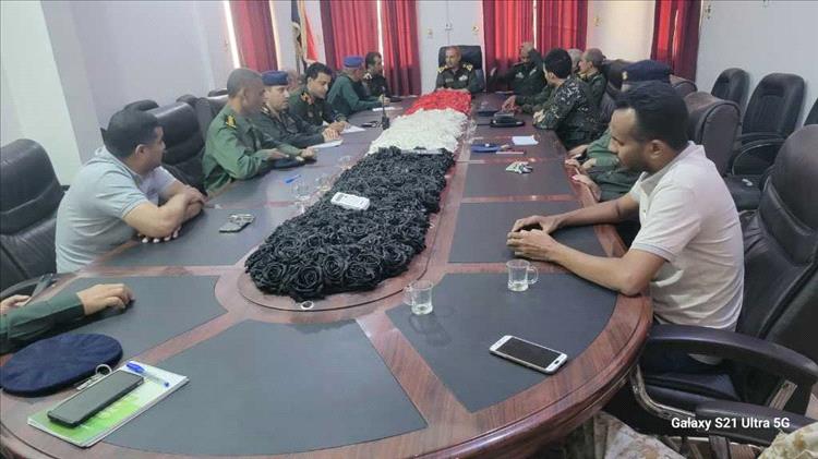 عقد اللقاء الأسبوعي بديوان الوزارة بسيئون