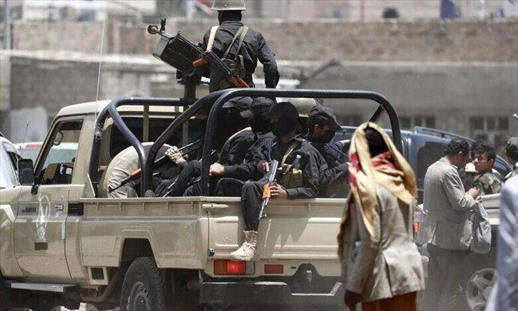 الحوثيون يستولون على بنك تجاري آخر في صنعاء