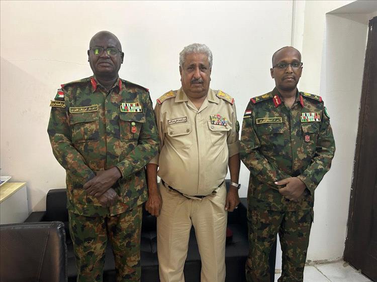 الملحق العسكري لسفارتنا في السودان اللواء الشعناء يلتقي مدير العلاقات والتعاون الدولي للقوات المسلحة السودانية