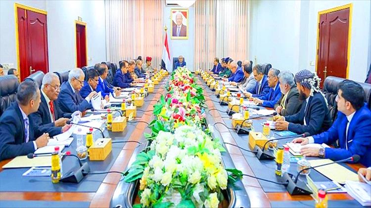 صحافي: ما فائدة الحكومة إذا لم تكن قريبة من المواطن وتستجب لمطالبه!