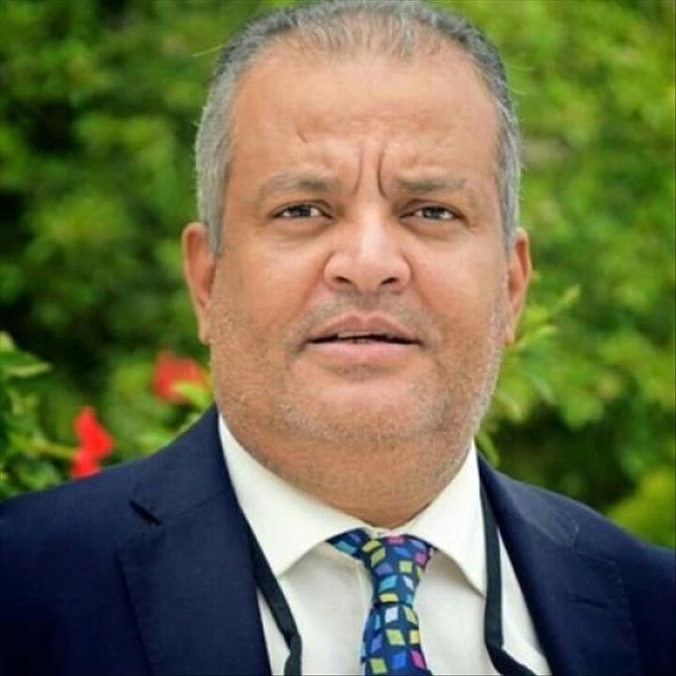 لطفي شطارة يدعو نقابة المعلمين لعقد اجتماع حاسم على غرار زعيم سنغافورة