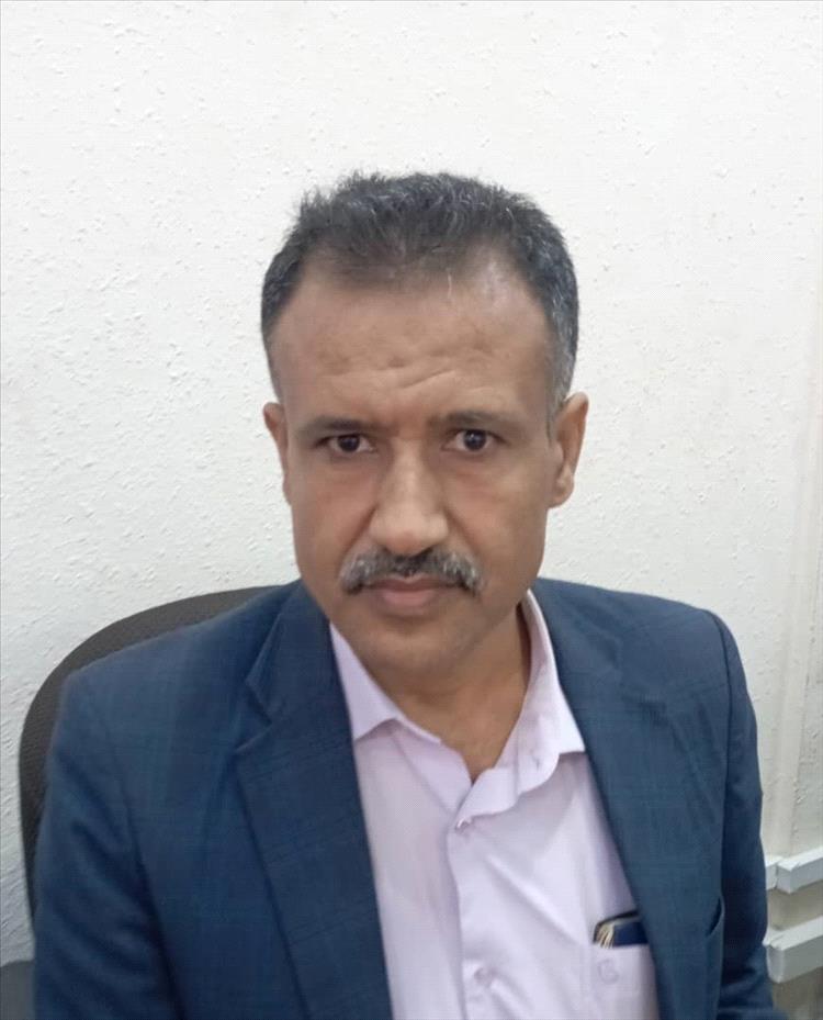 نقيب المحاسبين يطالب البنك المركزي بعدن بإلغاء الطبعة القديمة وضبط المضاربين للحفاظ على قيمة العملة
