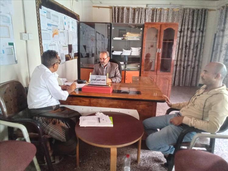 مدير عام صحة أبين يناقش مع مسؤولي الصحة بالوضيع الأوضاع الصحية