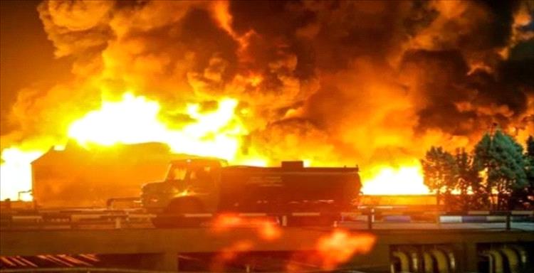 انفجارات قوية تهز طهران فجر اليوم وحريق هائل يلتهم أحد المباني.. مصادر ترجح تنفيذ غارات إسرائيلية