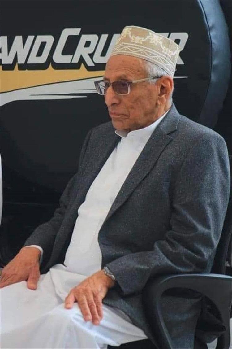 فتحي بن لزرق يعزي في وفاة رجل الأعمال الحاج أبوبكر عمر بازرعة