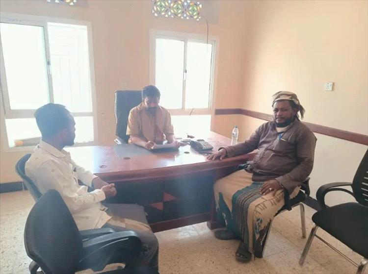 مدير عام حجر يلتقي بفريق "شباب من أجل حجر" لمناقشة ترتيبات سوق خريف حجر السنوي