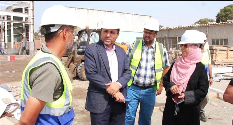 الزامكي يتفقد سير العمل في مشاريع تأهيل موقع البرزخ بعدن