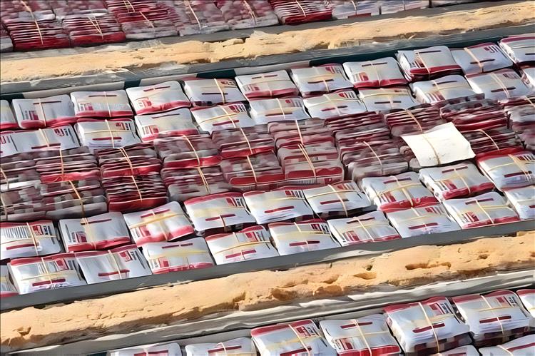 ضبط أكثر من 15 ألف قرص كبتاغون مخبأة داخل ملابس نسائية بمنفذ الوديعة