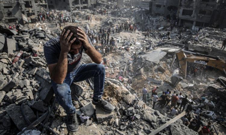 حكومة غزة تطالب بممرات إنسانية دائمة بإشراف دولي لضمان تدفق الغذاء والدواء