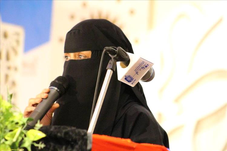 أكاديمية بارزة تدعو لمساندة الاحتجاجات الشعبية بالمكلا