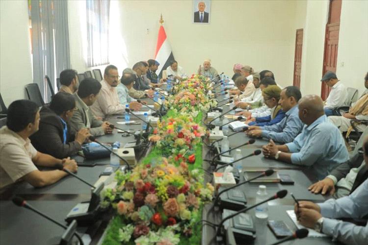 اللجنة البرلمانية تعقد لقاءاً موسعاً مع السلطة المحلية بمحافظة مأرب
