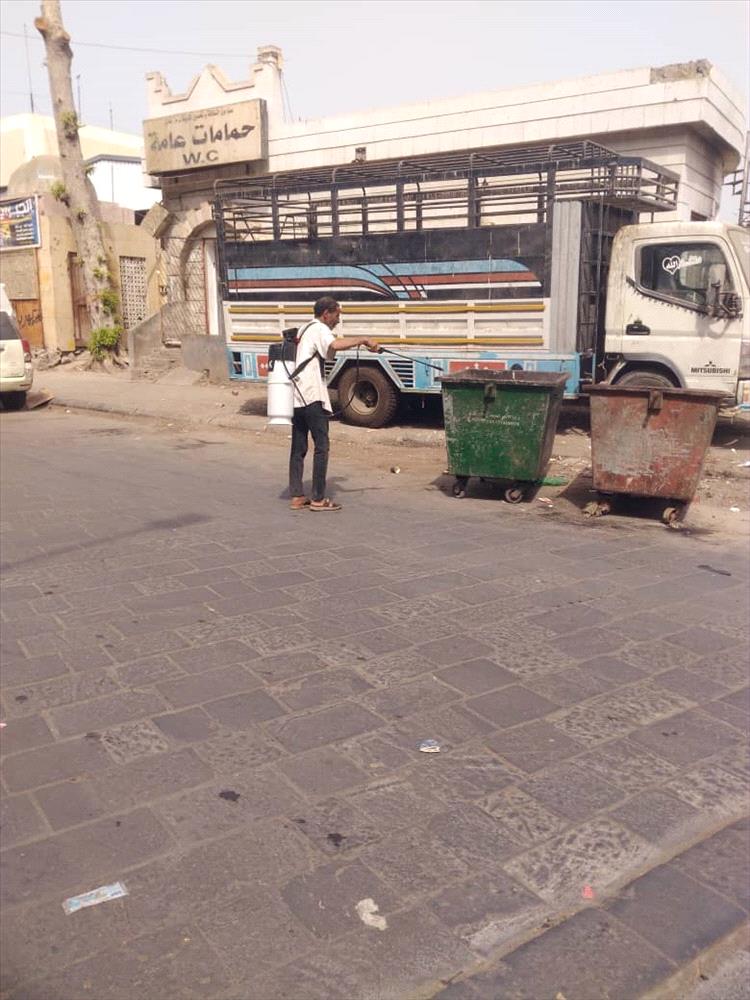 حملة رش واسعة في التواهي لمكافحة الحشرات الناقلة للأمراض
