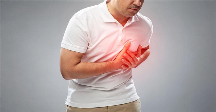 انتبه لهذه الأعراض.. 5 علامات مبكرة تحذرك من النوبة القلبية