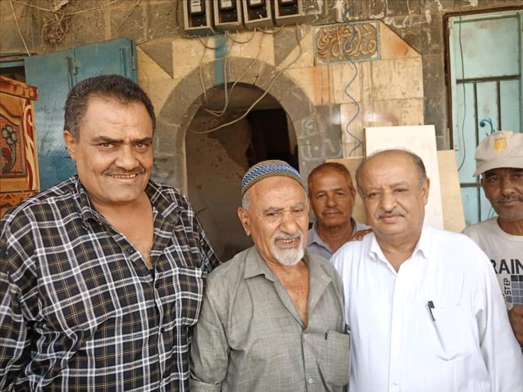 رئيس مصلحة الضرائب يزور مكتب الضرائب في محافظة الضالع