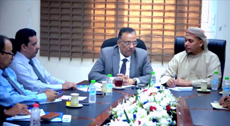 رئيس مصلحة الجمارك يلتقي محافظ سقطرى