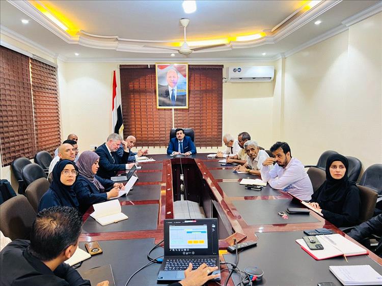 وزارة المياه والبيئة تناقش مع وفد البنك الدولي مشاريع المرحلة القادمة في قطاعي المياه والمناخ