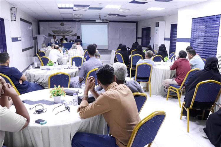 منسقية انتقالي جامعة حضرموت تنظّم حلقة نقاش حول واقع التعليم العام بالمحافظة