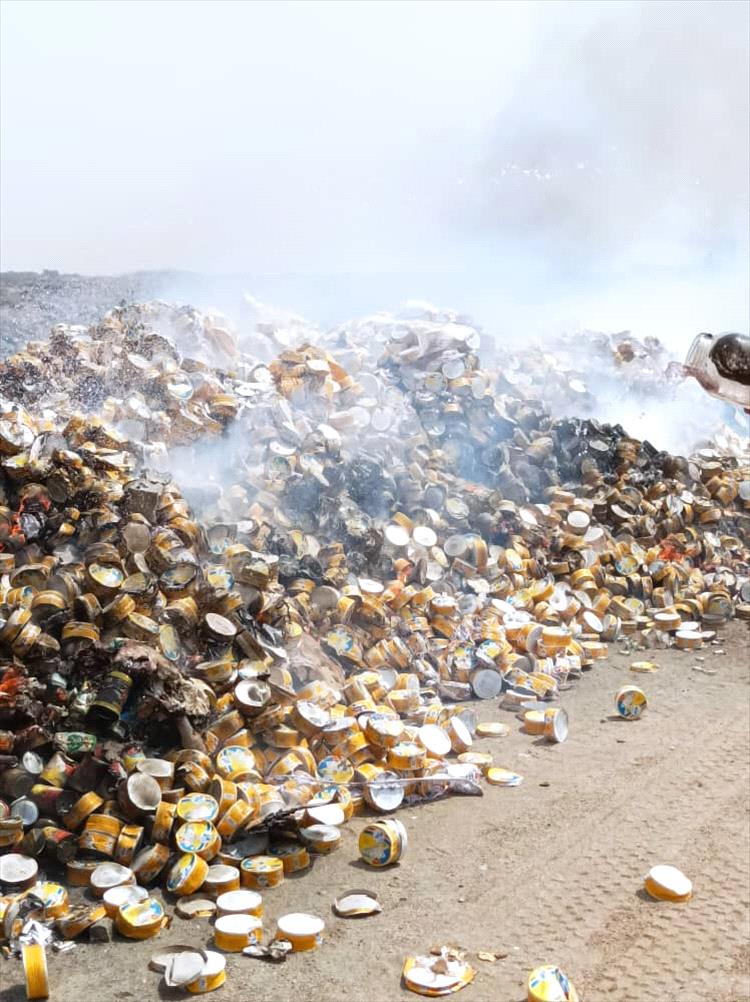 صحة البيئة بالمنصورة تتلف 7 طن من الاجبان ومواد غذائية منتهية الصلاحية