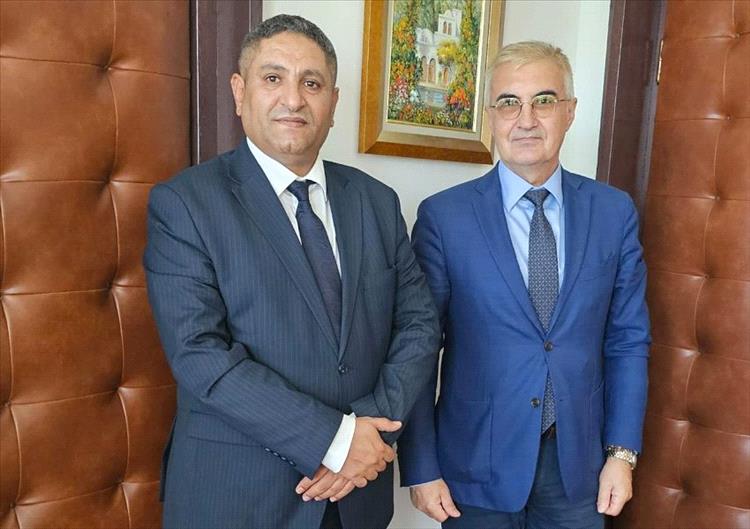 شمر يبحث مع مسؤول بلغاري تعزيز العلاقات الثنائية وتطورات الأوضاع في اليمن